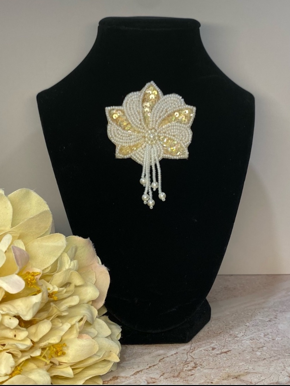 3/$15 Avon 1990 ‘Sequin Blossom’ White Christmas Holiday Pin/Brooch